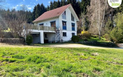 Idyllisches, ökologisches Holzhaus in traumhafter Waldrandlage – Perfekt für Naturliebhaber!